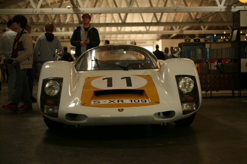 Illustration for article titled In which there is a 904, 906, 959, 914-6 and manual V8 wagon